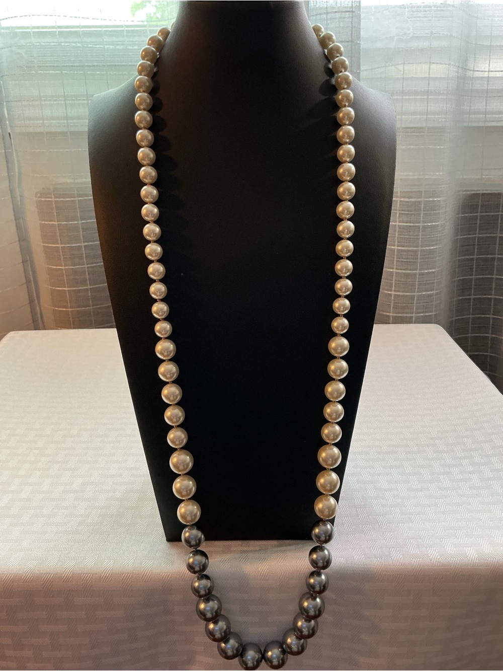 Kenneth J. Lane Gray & White Glass Faux Pearl Hand Knotted Gold Tone Necklace